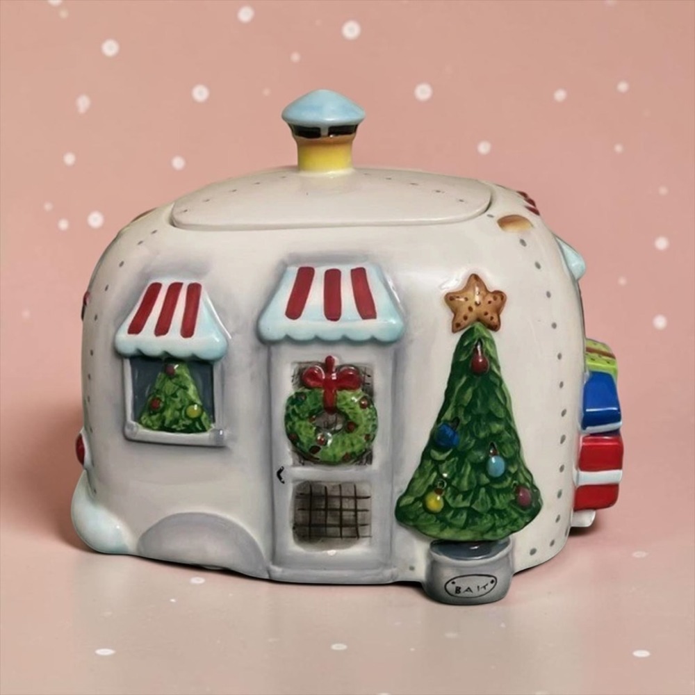 Certified International Robin Roderick Christmas Camper Trailer Cookie Jar Retro